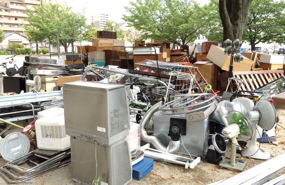 処分に困る産業廃棄物や不用品回収を広く承っております | 南大阪で遺品整理・生前整理やゴミ処分を承る山中商会